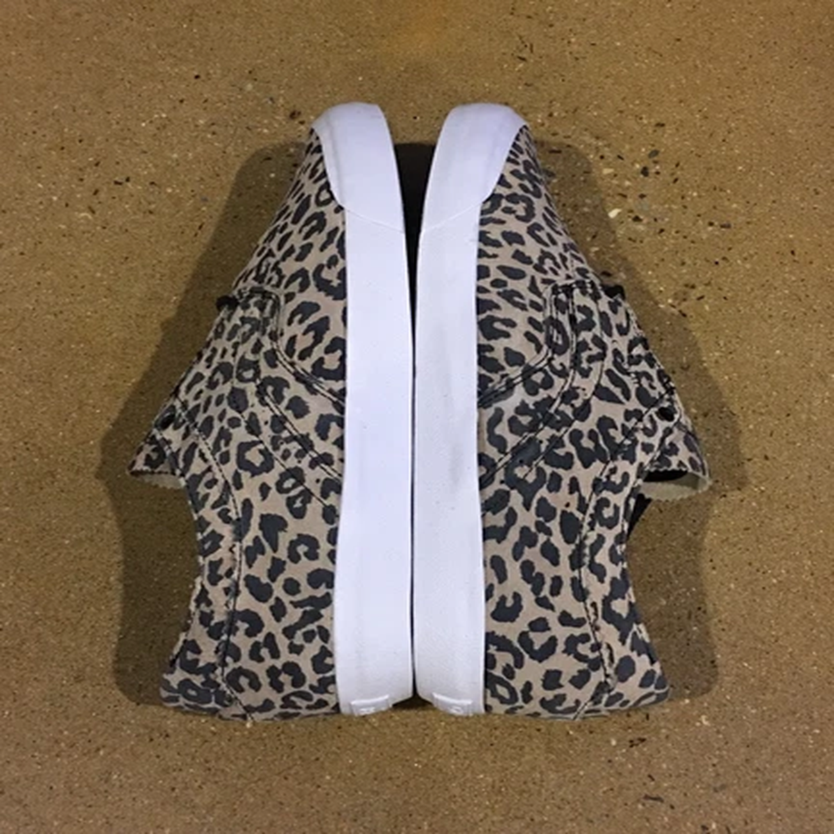 Globe The Taurus Men's Size 8 US Leopard White Louie Barletta Pro Skate Shoes