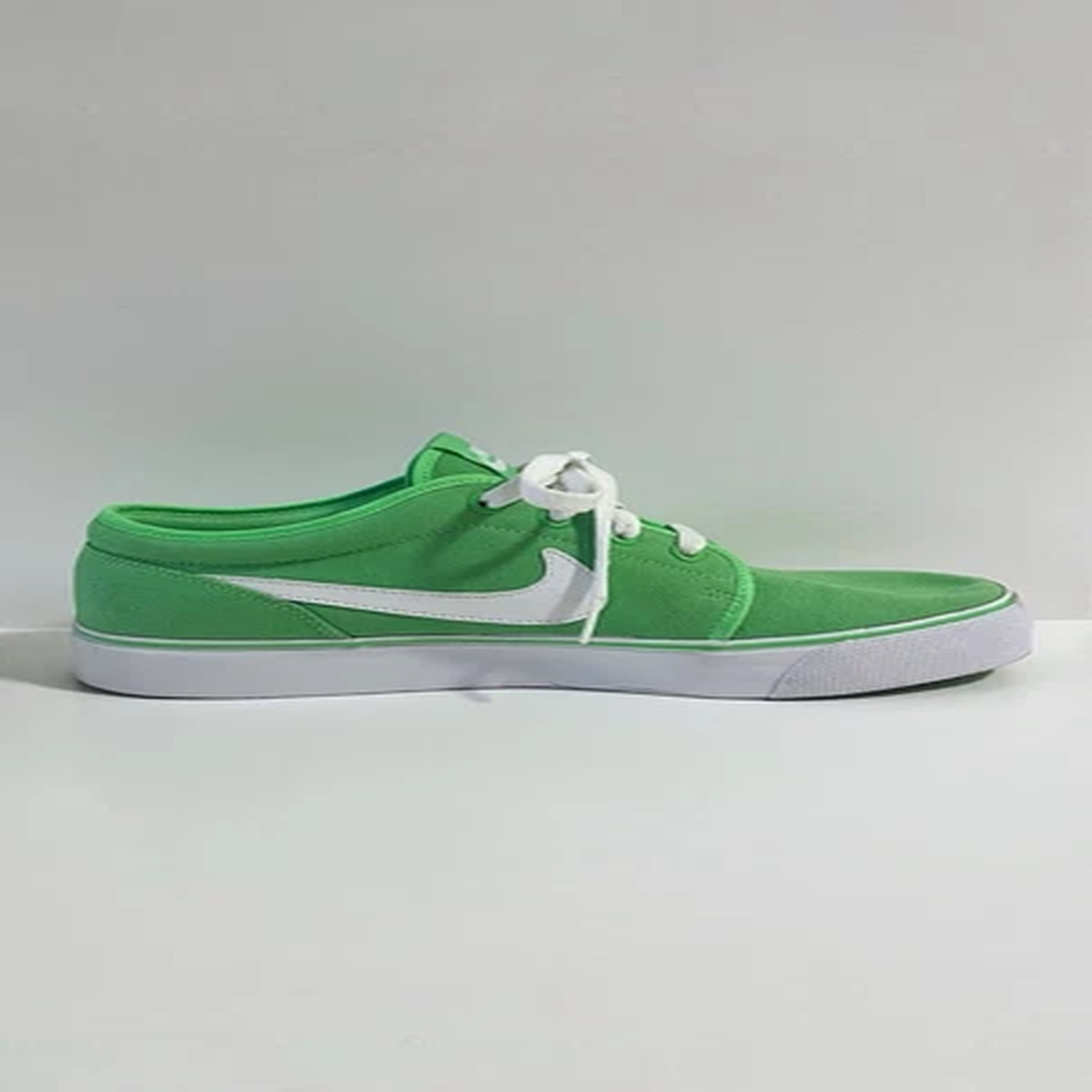 NIKE Toki Low TXT Green Sneakers - Mens Size 9 Skate Casual Shoes