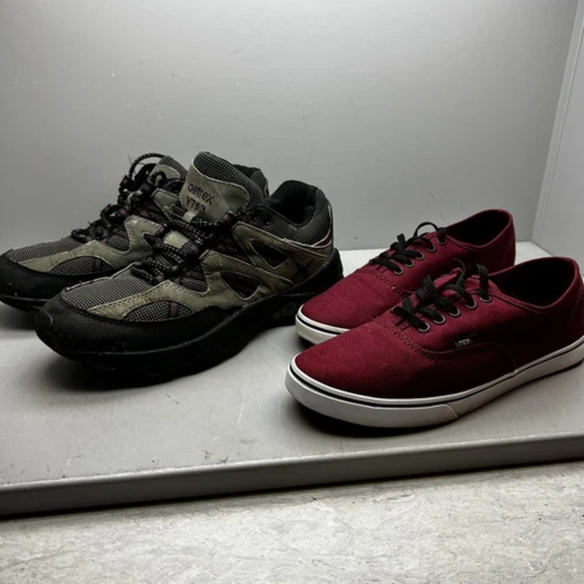 2 Pair Vans Classic Skate Shoes Men's Size 9.5 Aetrex Boots & Women's Red Canvas